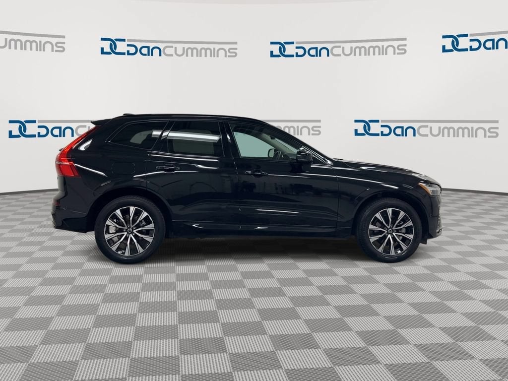2023 Volvo XC60 Plus Dark Theme