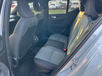 2024 Volvo XC40 Core Bright Theme