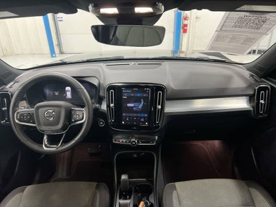2023 Volvo XC40 Core