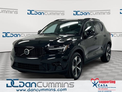 2024 Volvo XC40 Plus Dark Theme