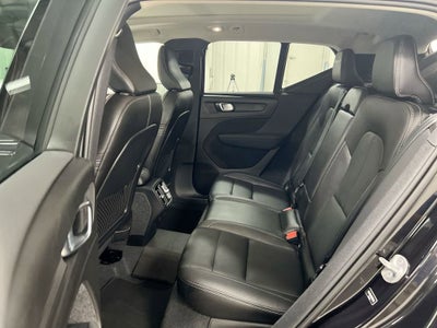 2024 Volvo XC40 Plus Dark Theme