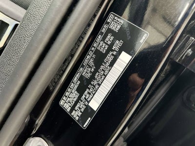 2024 Volvo XC40 Plus Dark Theme