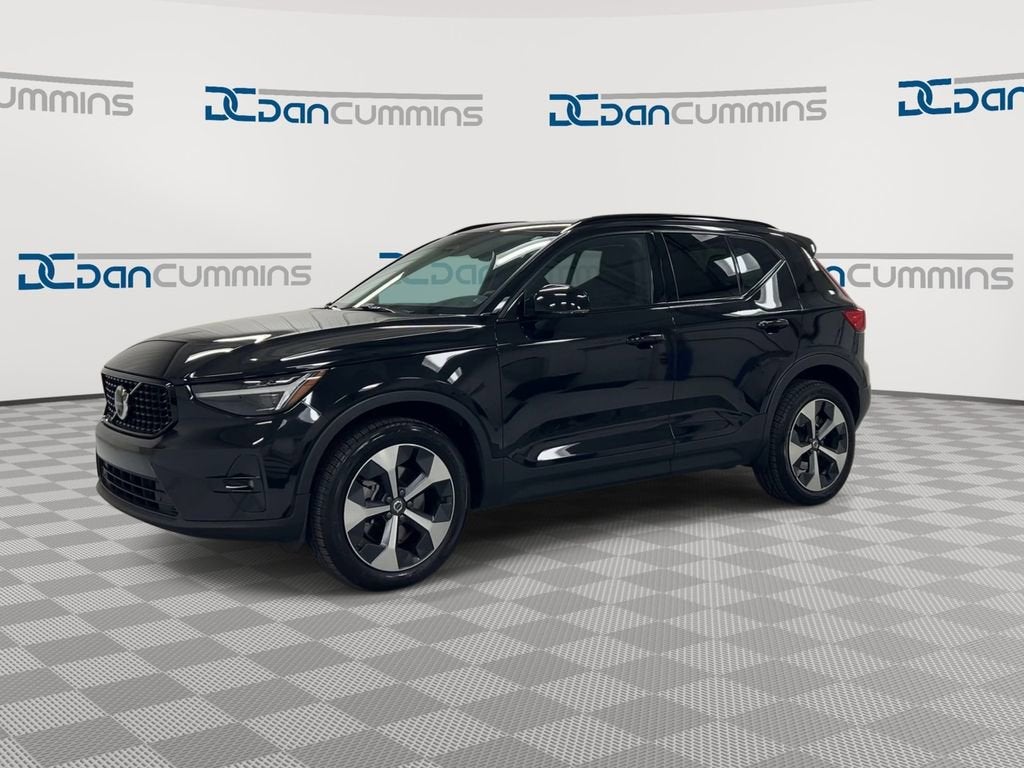 2024 Volvo XC40 Plus Dark Theme