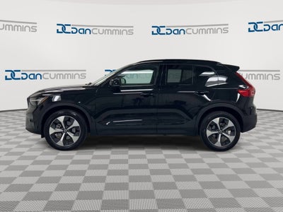 2024 Volvo XC40 Plus Dark Theme