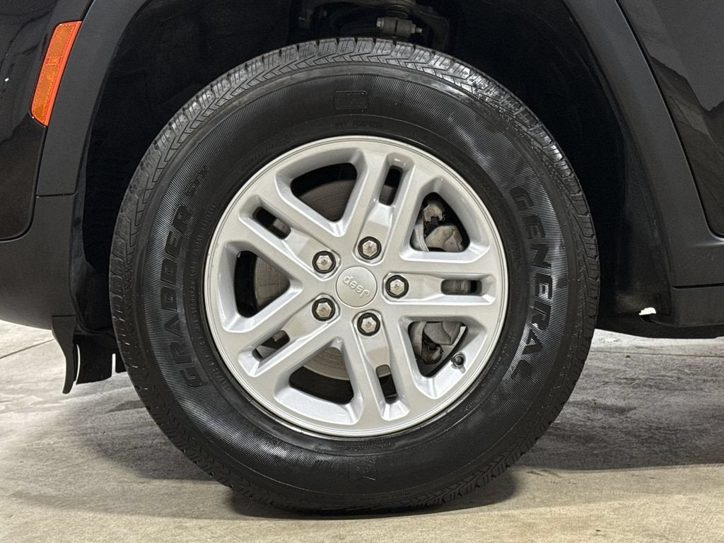 2023 Jeep Grand Cherokee Laredo