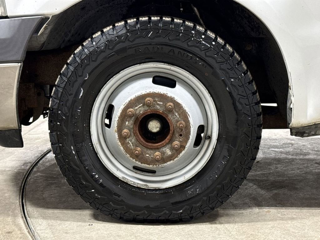 2006 Ford Super Duty F-350 DRW XL