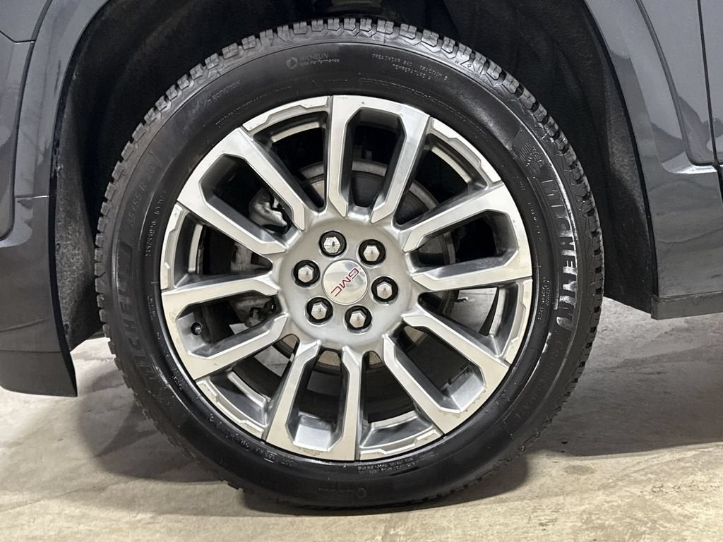 2022 GMC Acadia Denali