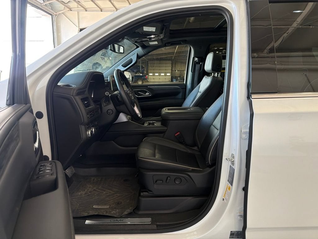 2023 GMC Yukon SLT