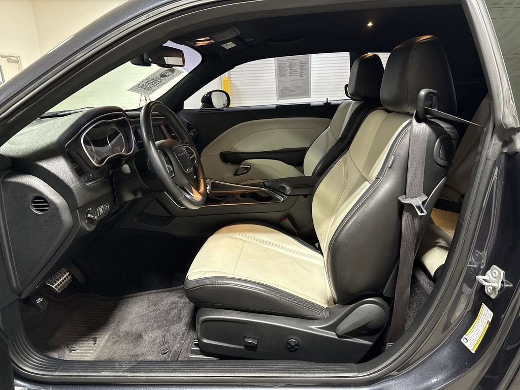 2018 Dodge Challenger SXT Plus