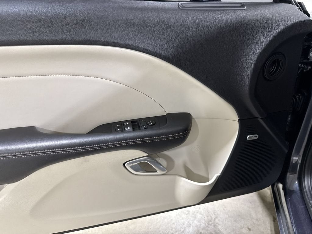 2018 Dodge Challenger SXT Plus