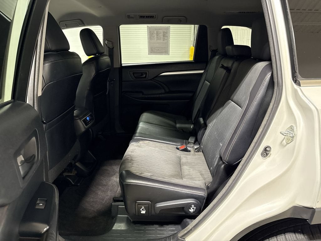 2015 Toyota Highlander LE