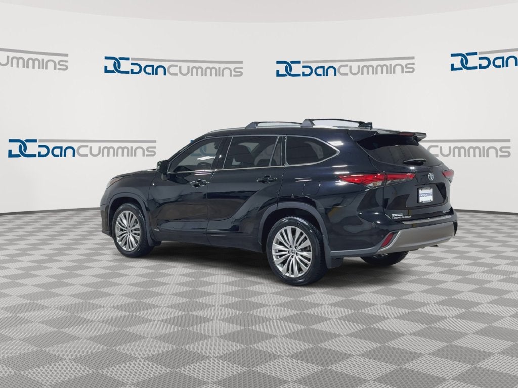 2023 Toyota Highlander Hybrid Platinum
