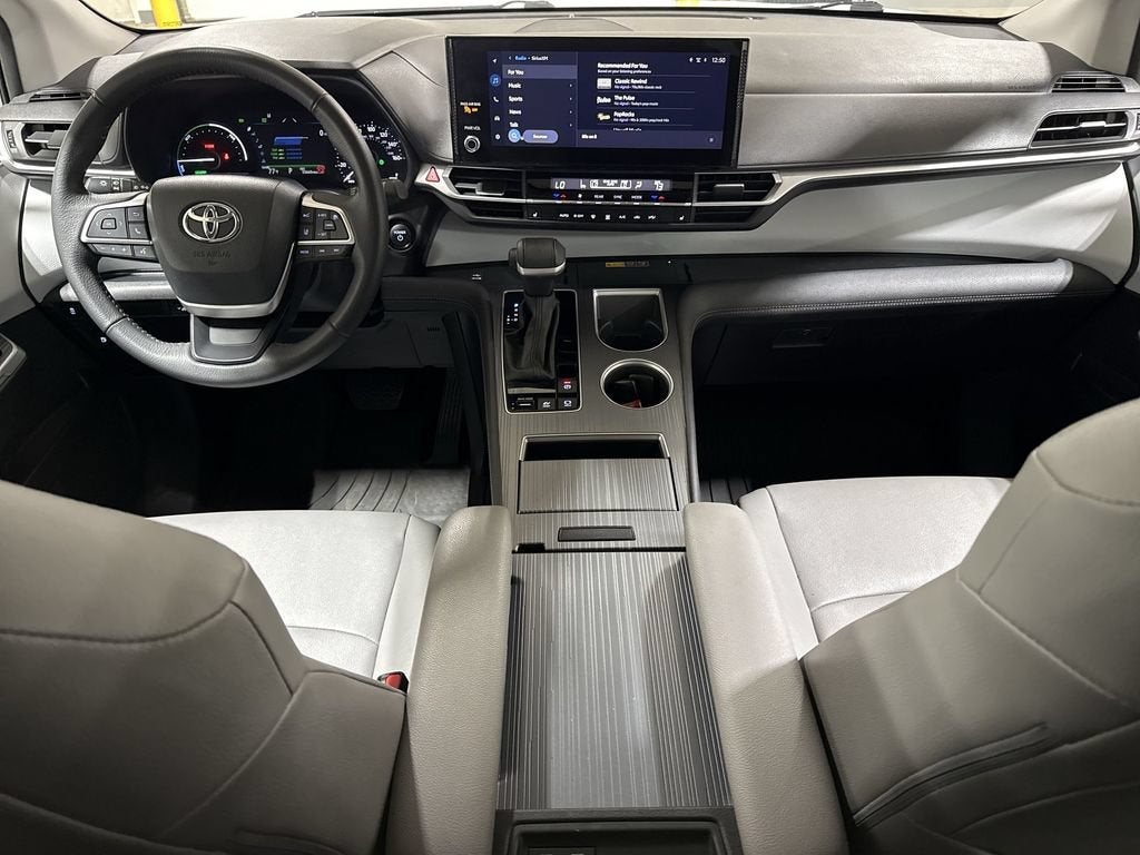 2025 Toyota Sienna XLE