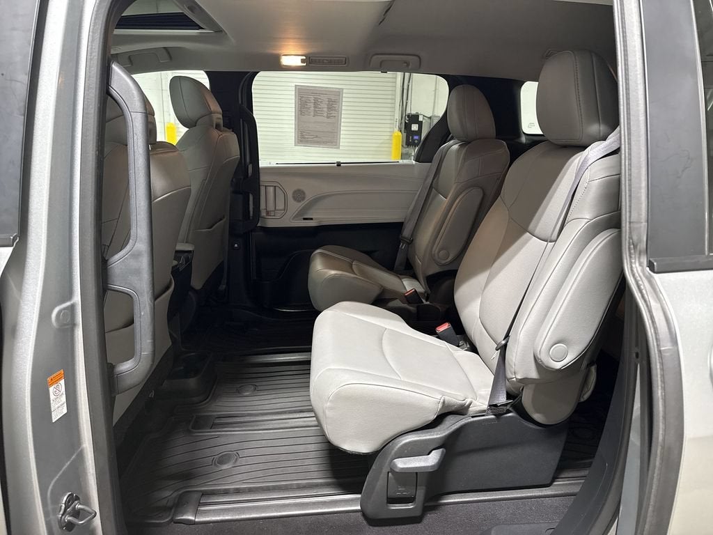 2025 Toyota Sienna XLE