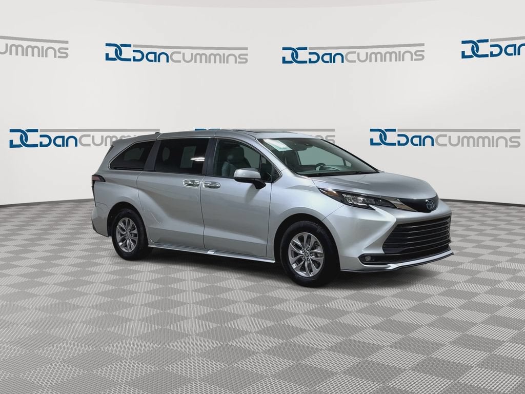 2025 Toyota Sienna XLE