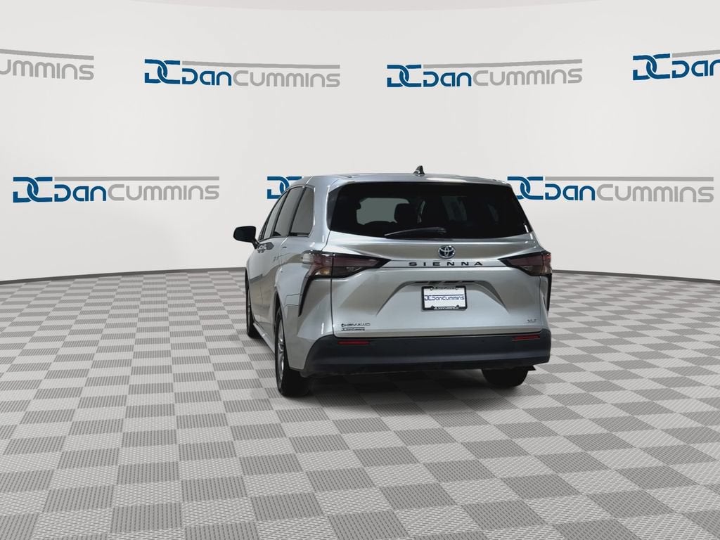 2025 Toyota Sienna XLE
