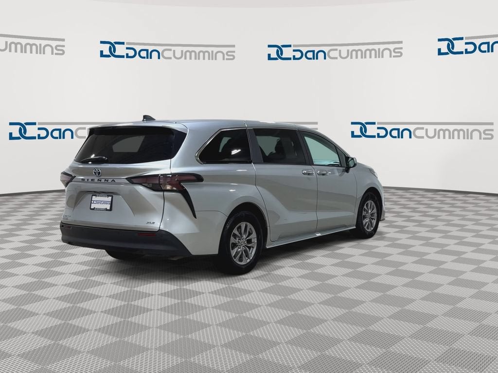 2025 Toyota Sienna XLE