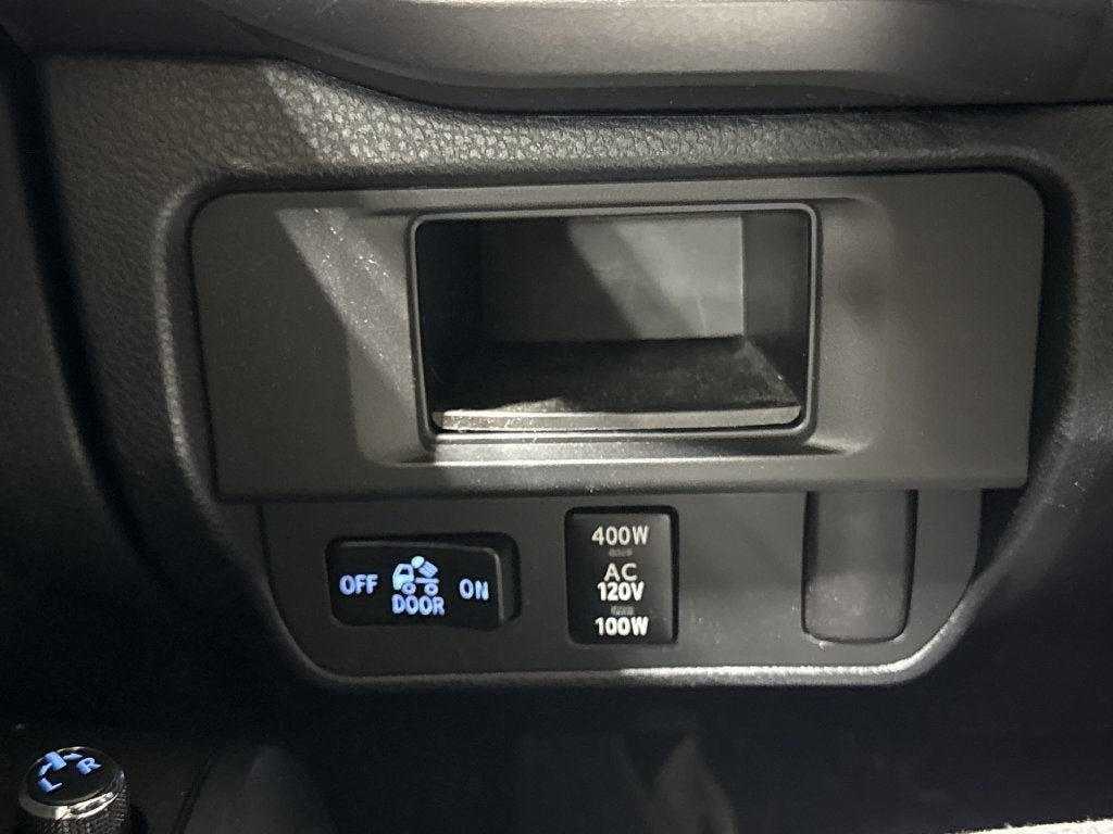 2016 Toyota Tacoma SR