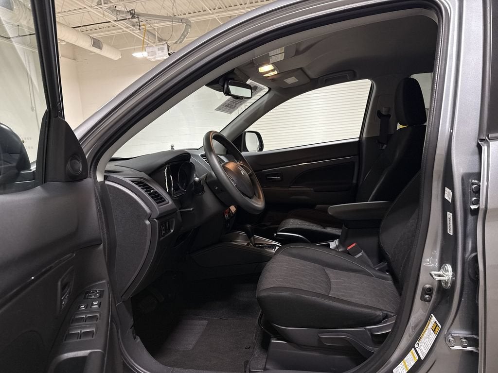 2025 Mitsubishi Outlander Sport S