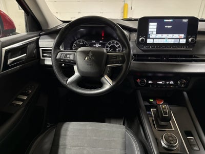 2024 Mitsubishi Outlander SE