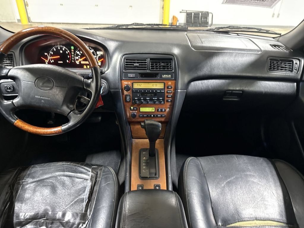 2000 Lexus ES 300 4dr Sdn