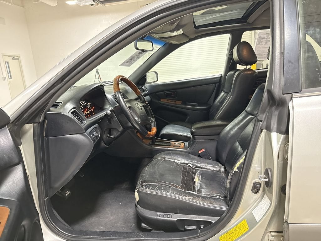 2000 Lexus ES 300 4dr Sdn