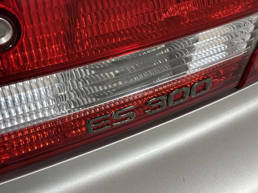 2000 Lexus ES 300 4dr Sdn