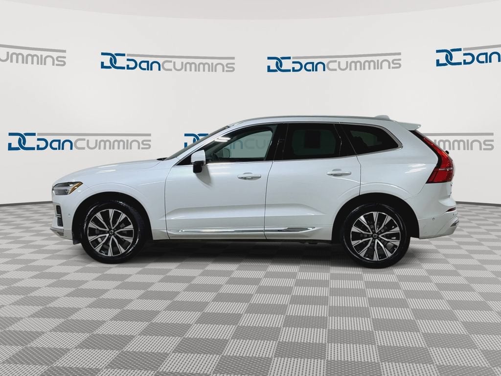 2023 Volvo XC60 Plus Bright Theme