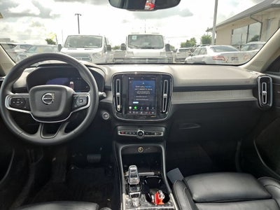 2023 Volvo XC40 Plus Bright Theme